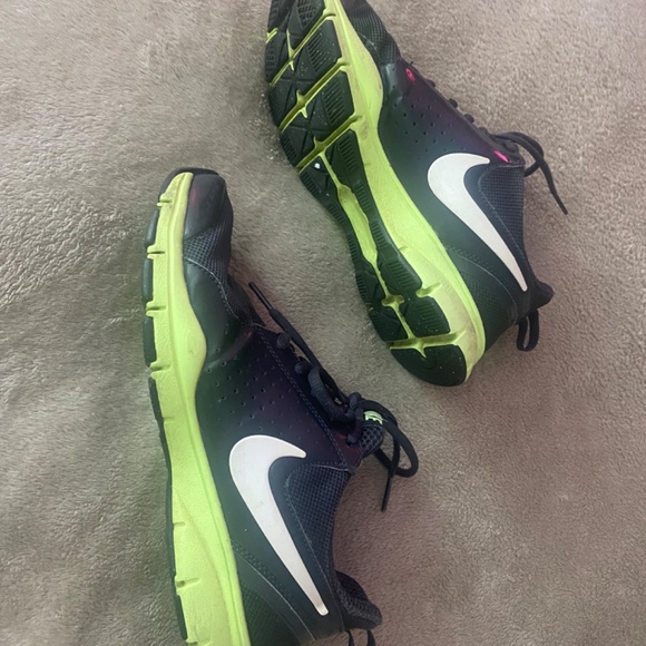 Nike Sneakers - Picture 2 of 5